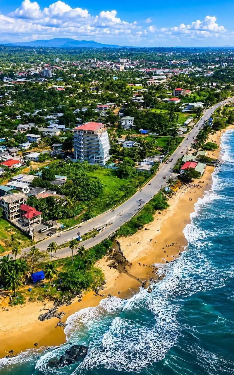 Vue aérienne de la côte de Kribi
